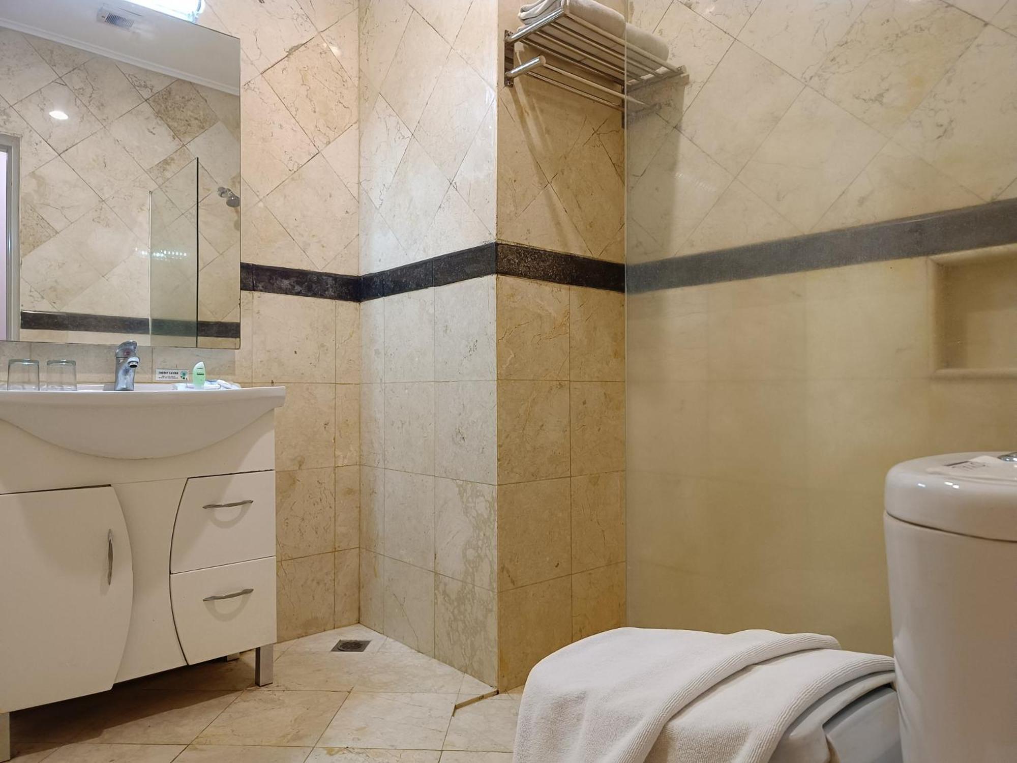 Royal Hotel And Villas Trawas Kamer foto