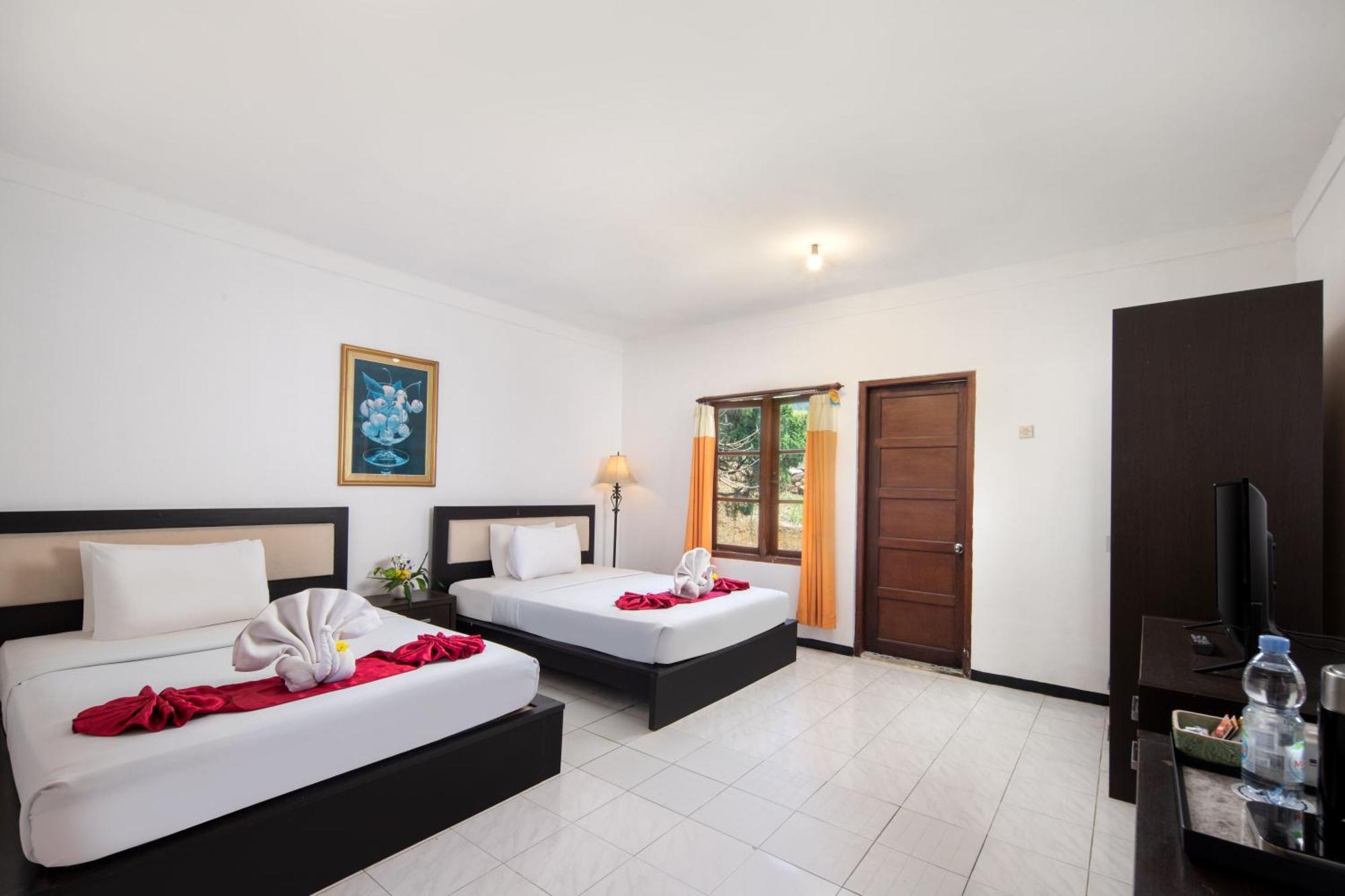 Royal Hotel And Villas Trawas Buitenkant foto