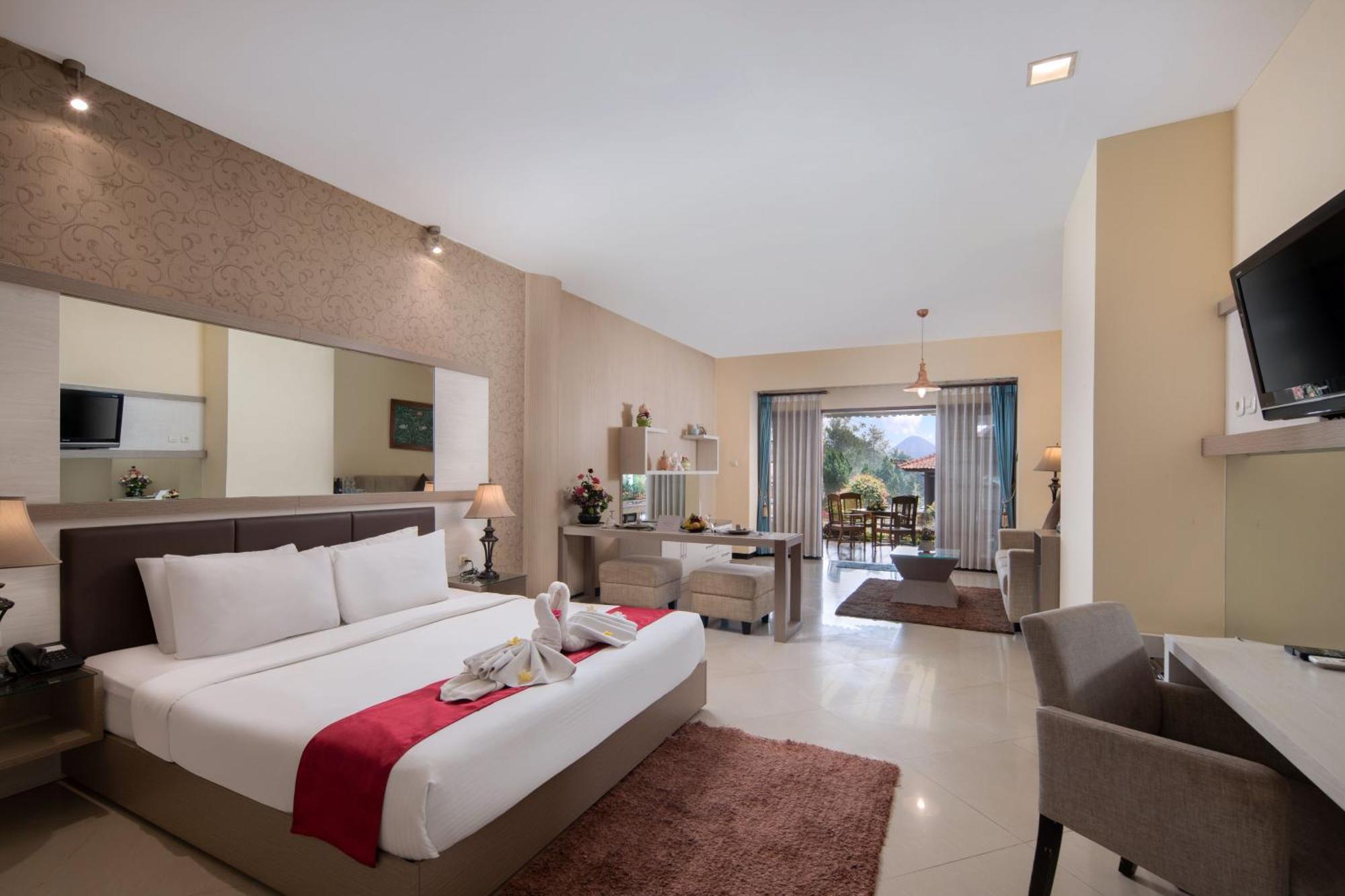 Royal Hotel And Villas Trawas Buitenkant foto