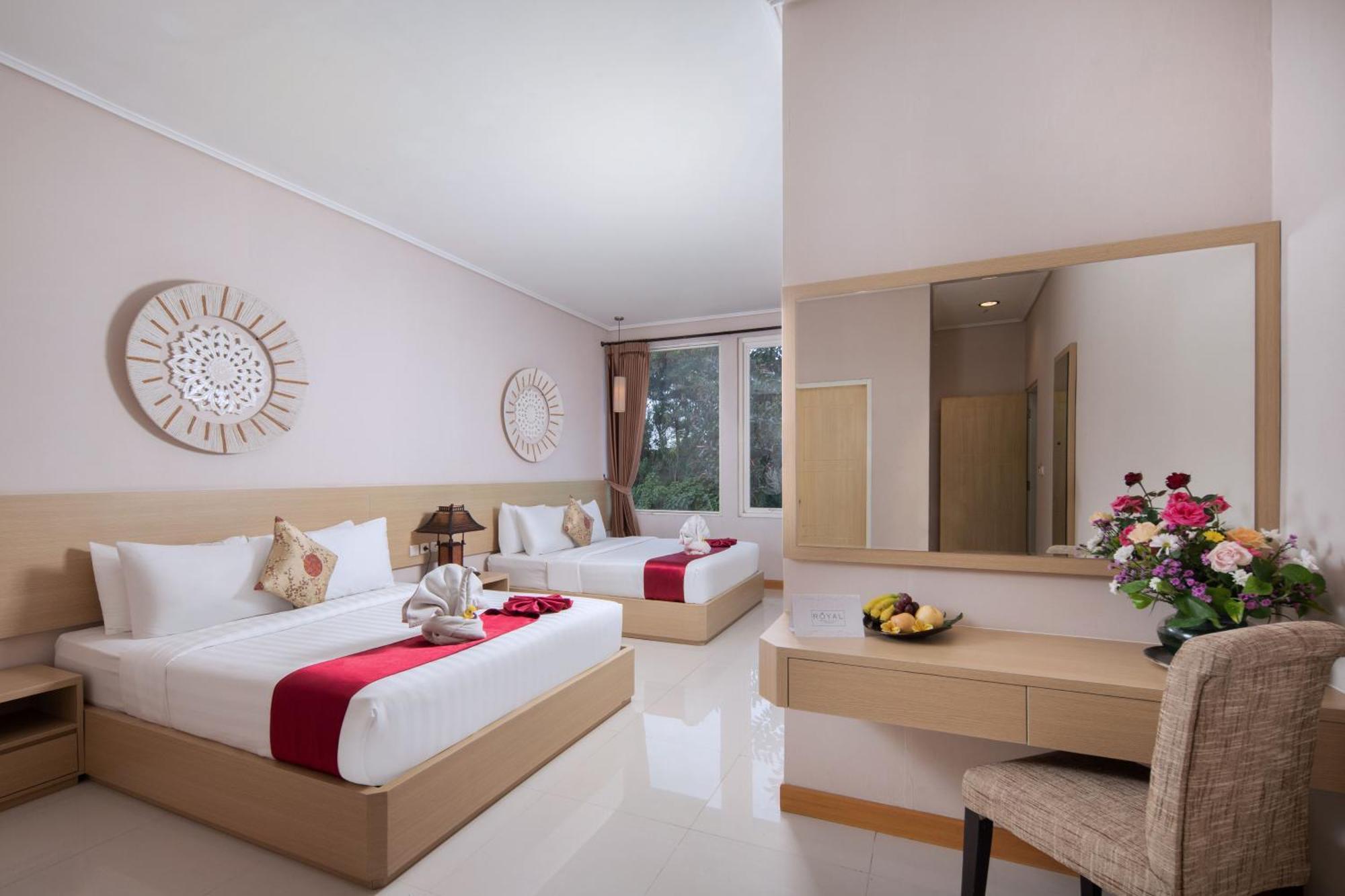 Royal Hotel And Villas Trawas Buitenkant foto